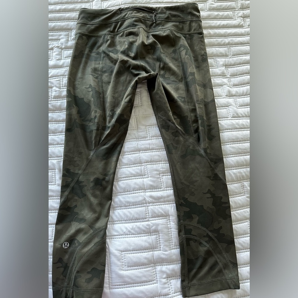 For @waltzs10290 Lululemon Run Inspire Crop II Savasana Cano Size 6